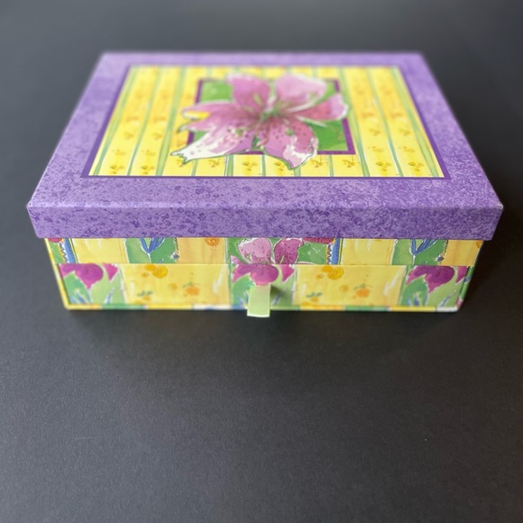 Stationery Box with Drawer plus 22 Cards, 22 Envelopes, & Decorations for Cards - Picture 5 of 6